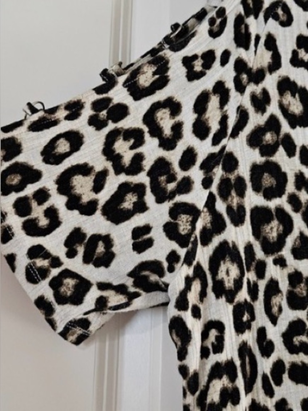 Women’s Jennifer Lopez Leopard Blouse - Picture 3 of 4